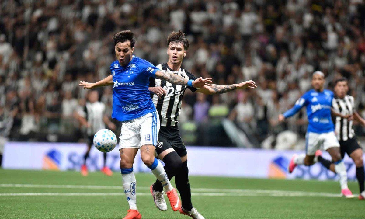 Cruzeiro e Atlético viraram SAFs, ainda tem dívidas grandes, mas são bem administrados -  (crédito: Ramon Lisboa/EM/D.A Press)