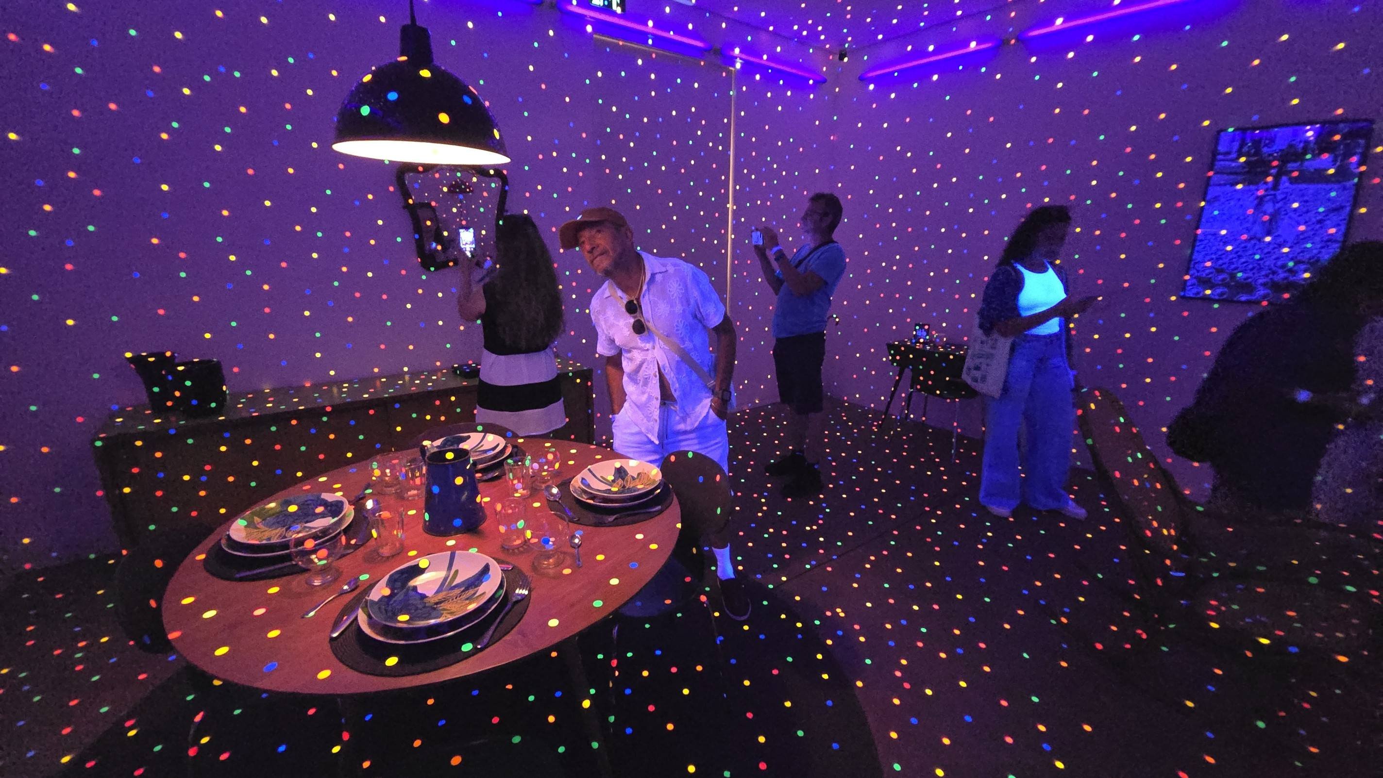 Artista plástico Aluízio Figueiredo foi conferir as obras de Yoyoi Kusamo e o legado deixado como a exposição I’m Here, But Nothing (2000)-Carlos Altman/EM