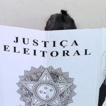Nem relógio escapa: o que pode e o que não pode na cabine de votação