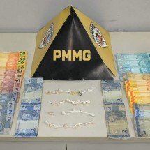 Crack em bolsinha de pelúcia: casal em situação de rua é preso em Minas - PMMG/Divulgação