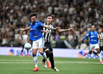 Cruzeiro e Atlético viraram SAFs, ainda tem dívidas grandes, mas são bem administrados -  (crédito: Ramon Lisboa/EM/D.A Press)