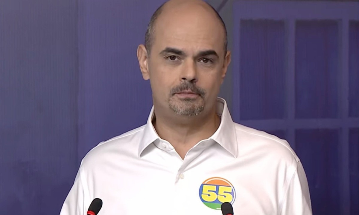 Mateus Simões, governador e candidato à reeleição, durante o debate da Record Minas, atacou o senador Cleitinho Azevedo - (crédito: Reprodução/Record TV Minas )