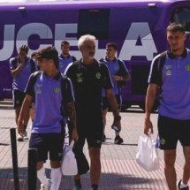 Gritos desesperados interrompem ônibus de time vendido por ex-Cruzeiro: ‘Socorro’