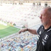 Jogador critica ex-técnico do Cruzeiro após convocação de seleção: ‘Tristes’