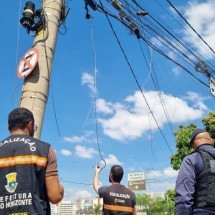 Prefeitura de BH faz mutirão para corrigir irregularidades em fiação - Aline Pereira/PBH/Divulgação