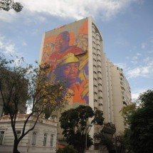 Mural gigante de Milton Nascimento ganha forma no Centro de BH - Alexandre Guzanshe/EM/D.A Press. Brasil - Belo Horizonte - MG