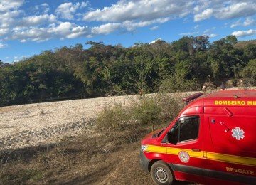Militares do posto avançado de Bocaiuva, no Norte de Minas foram acionados para atender a ocorrência de afogamento no Rio Jequitinhonha -  (crédito: CBMMG/ Divulgação)