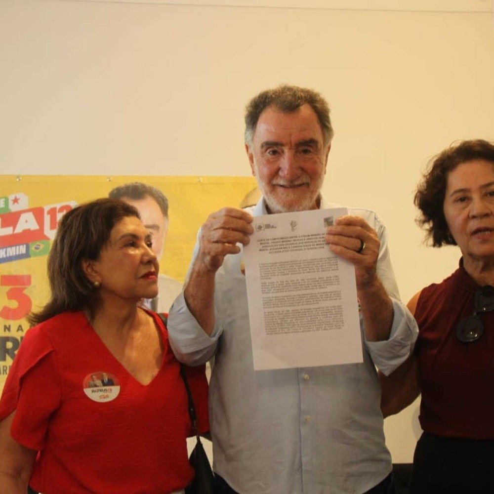Patrus recebe manifestos e defende participação popular e cultura em Minas