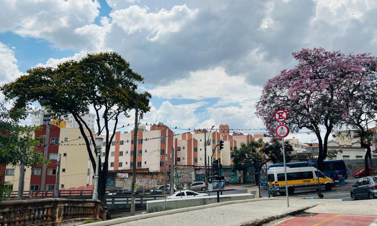 Belo Horizonte está sob alerta de chuva nesta terça-feira (22/9). O comunicado foi emitido nesta tarde pela Defesa Civil, e é válido até as 8h de quarta-feira (23/9)
- (crédito: Edésio Ferreira/EM/D. A Press)