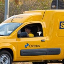 Cadê meu santinho? -  Correios do Brasil/@correiosoficial/Instagram