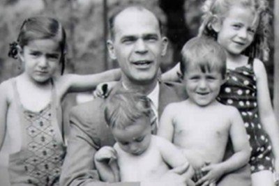 Evento convida famílias a contarem suas histórias por meio de 100 fotografias que serão impressas para montar um álbum -  (crédito: Divulgação/Oficina da Memória)