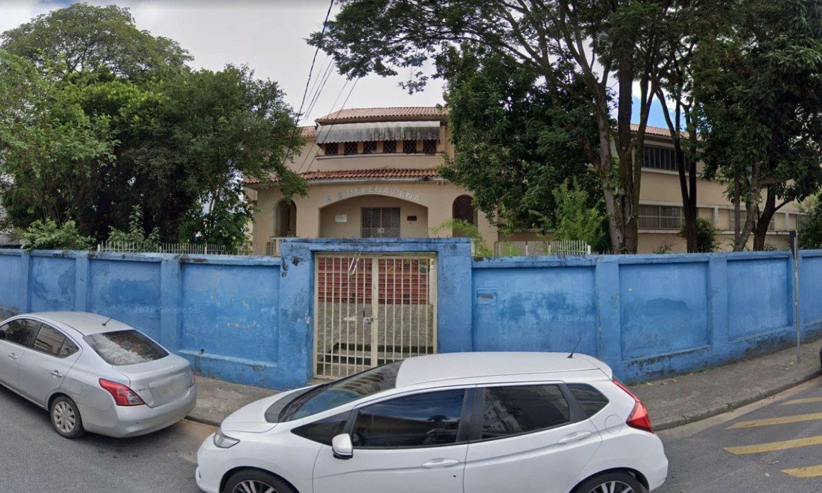 Parte da Escola Estadual Helena Pena é interditada após vistoria da Defesa Civil de Belo Horizonte - (crédito: Google Street View)