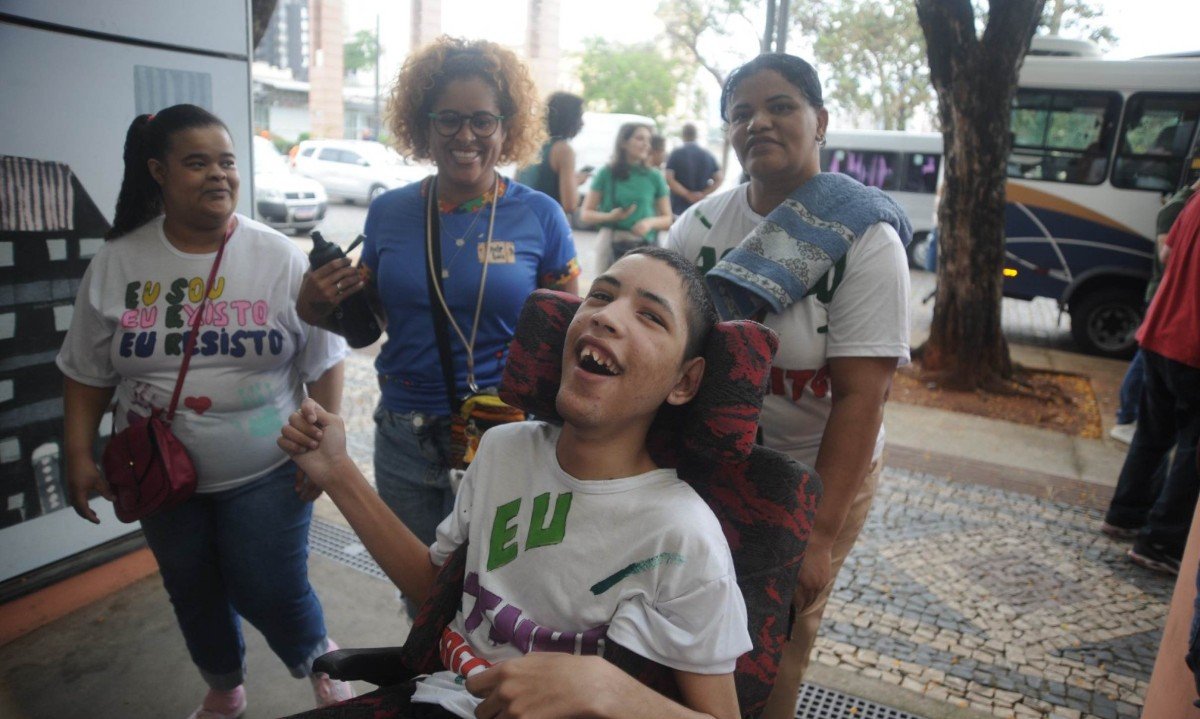 Prefeitura de Belo Horizonte celebra visibilidade as pessoas com deficiencia. O evento aconteceu no Centro de Referencia da Juventudade e contou com a presenca de mais de trabalhadores da area, pessoas atendidas e suas familias - (crédito: Alexandre Guzanshe/EM/D.A Press)