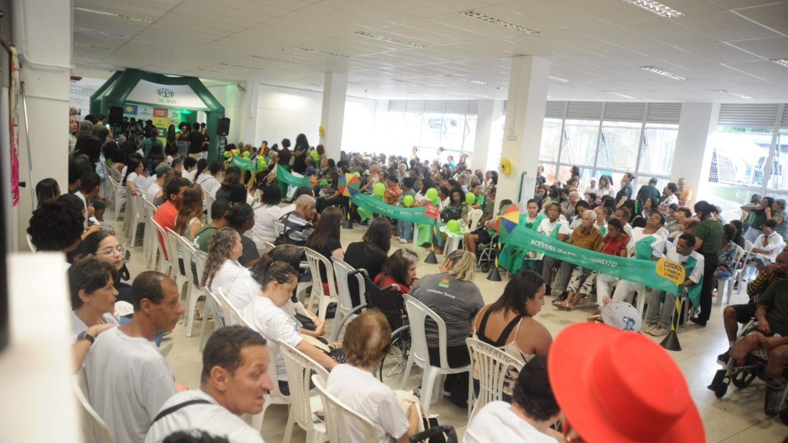 Prefeitura de Belo Horizonte celebra visibilidade as pessoas com deficiencia. O evento aconteceu no Centro de Referencia da Juventudade e contou com a presenca de mais de trabalhadores da area, pessoas atendidas e suas familias-Alexandre Guzanshe/EM/D.A Press