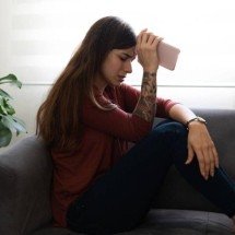 Coração partido ativa as mesmas áreas cerebrais da dor física; neurociência explica por que o fim do amor machuca tanto - Tupi