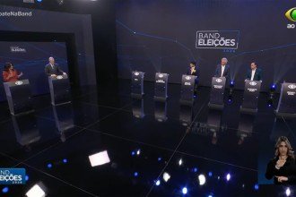 Record desiste de debate e irrita candidatos do segundo pelotão