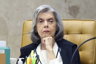 Cármen Lúcia entre aplausos de fora e ressalvas por dentro