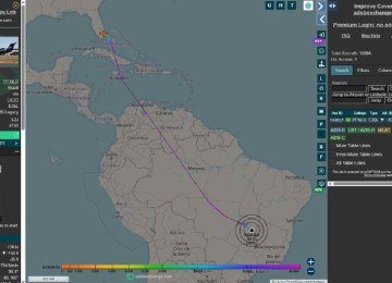 Fl&aacute;vio Bolsonaro, a esposa e as duas filhas utilizaram o jatinho em uma viagem da Fl&oacute;rida para o Distrito Federal -  (crédito: Reprodu&ccedil;&atilde;o)