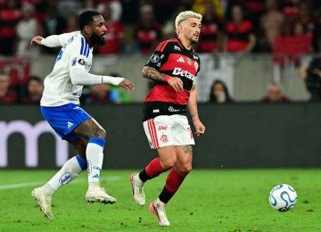 O uruguaio De Arrascaeta está no futebol brasileiro desde 2015, sempre com grande destaque -  (crédito: Pablo PORCIUNCULA / AFP – 19/8/2026)