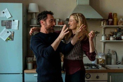 Elio Germano e Alba Rohrwacher vivem o casal que se separa, pouco antes 
de ela ser diagnosticada com uma doença grave, em 'Três vezes adeus'  -  (crédito: Greta de lazzaris/divulgação)