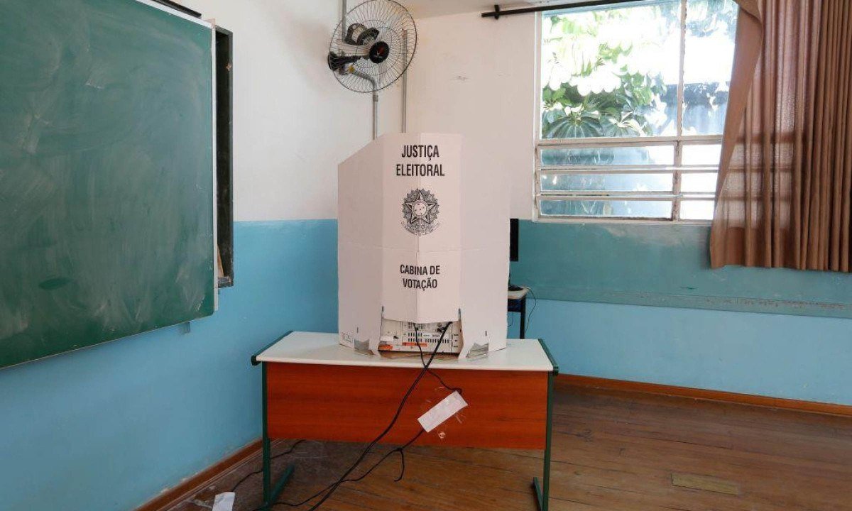 Votos nulos, brancos e abstenções devem ser recorde este ano, aposta autor de livro sobre eleições no Brasil: 'Tem algo diferente desta vez' - (crédito: BBC)