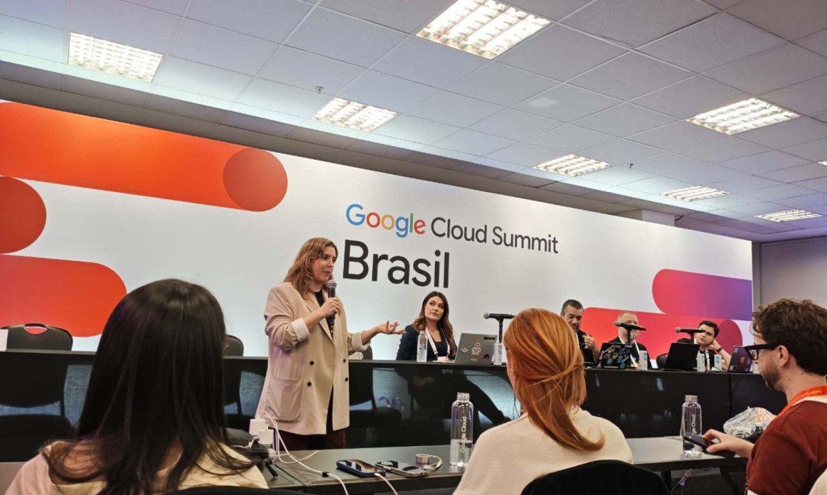 Recursos de inteligência artificial do Google permitem traduzir conversas, resumir reuniões, editar imagens e criar vídeos - (crédito: Iris Aguiar/EM/D.A/Press)