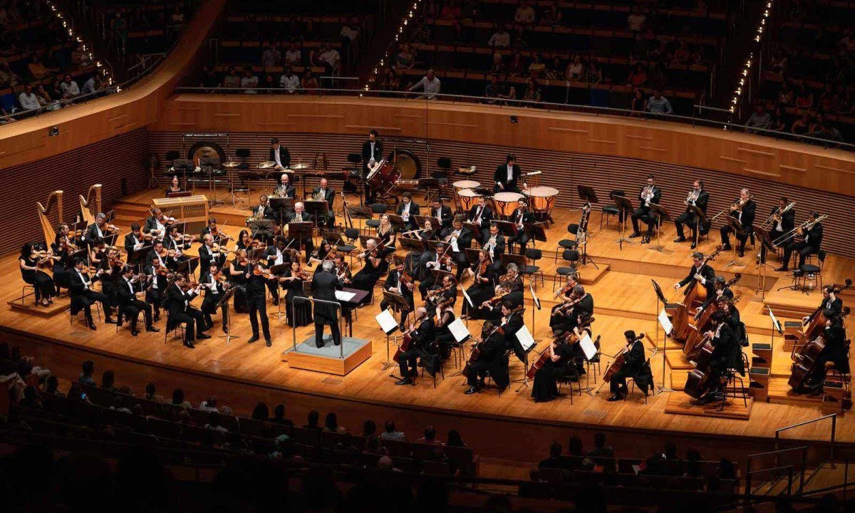 Na pr&oacute;xima ter&ccedil;a (29/9), a programa&ccedil;&atilde;o da orquestra para o ano que vem ser&aacute; divulgada pelo regente titular, Fabio Mechetti, e o maestro associado, Jos&eacute; Soares -  (crédito: Filarm&ocirc;nica de Minas Gerais/divulga&ccedil;&atilde;o)