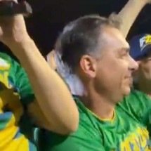 Flávio Bolsonaro faz caminhada com Nikolas Ferreira em Teófilo Otoni - Assessoria Domingos S&aacute;vio/Divulga&ccedil;&atilde;o