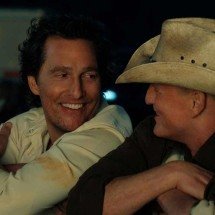 Em "Brothers", Matthew McConaughey e Woody Harrelson insinuam serem irmãos  - Apple/Divulgação