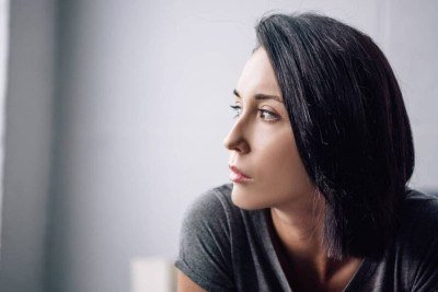 Pessoa que lê o ambiente com perfeição pode esconder um mecanismo de sobrevivência: a hipervigilância, marca de quem cresceu em lares instáveis -  (crédito: Tupi)