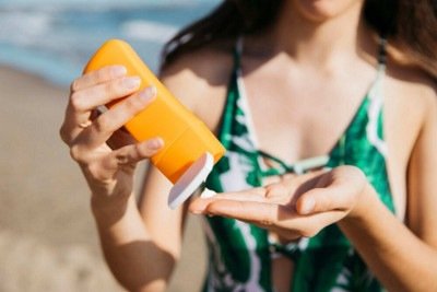  É possível manter níveis adequados de vitamina D e, ao mesmo tempo, proteger a pele dos efeitos nocivos da radiação solar -  (crédito: Magnific)