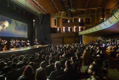 Sessão lotada no Cine Theatro Brasil emociona espectadores com clássico do cinema brasileiro -  (crédito: Leo Lara/Universo Produção)