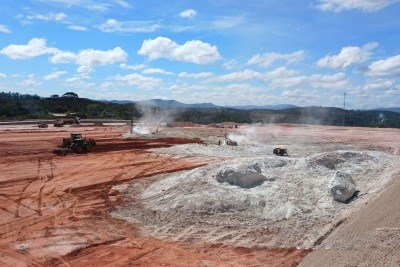 Motoristas que passarem no km 387 da BR-381, em Bom Jesus do Amparo, terão o tráfego interrompido temporariamente para a detonação de uma rocha no canteiro de obras -  (crédito: Nova 381/ Divulgação)