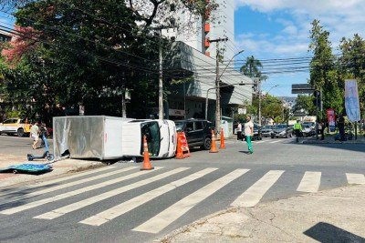 Batida ocorreu no cruzamento das avenidas Assis Chataubriand com Francisco Sales -  (crédito: Edésio Ferreira/EM/D.A Press)
