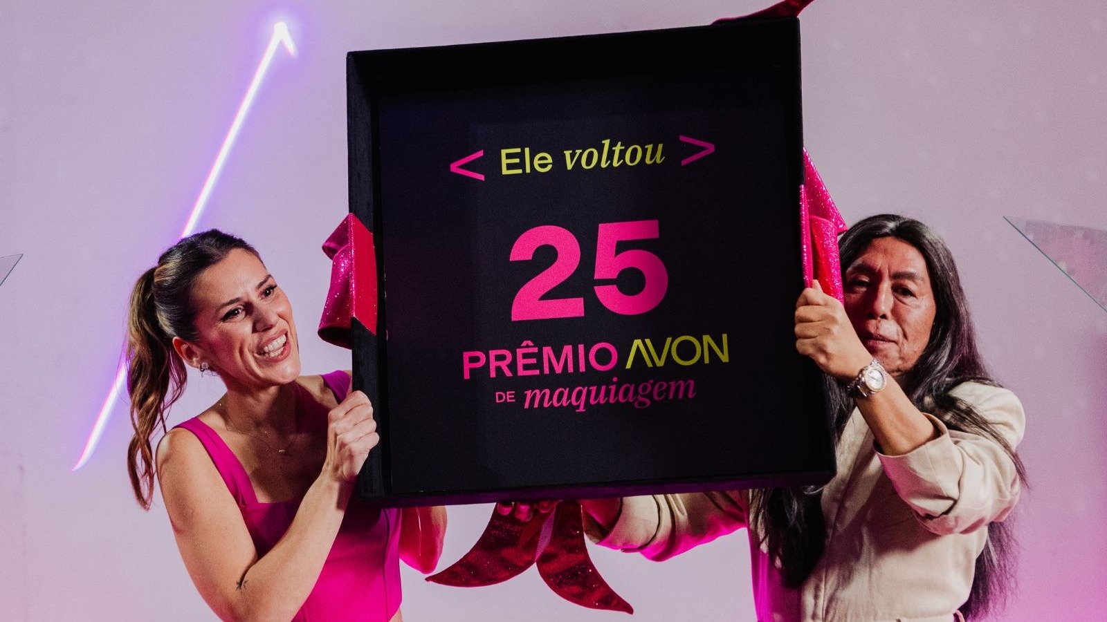 Cecília Ribeiro e Celso Kamura anunciam o retorno do Prêmio Avon de Maquiagem, que celebra mais de duas décadas de reconhecimento no setor - (crédito: Julia Bandeira)