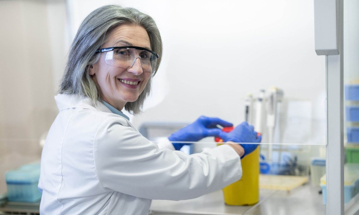 Nova resolução da ANVISA redefine limpeza em laboratórios - (crédito: DINO)