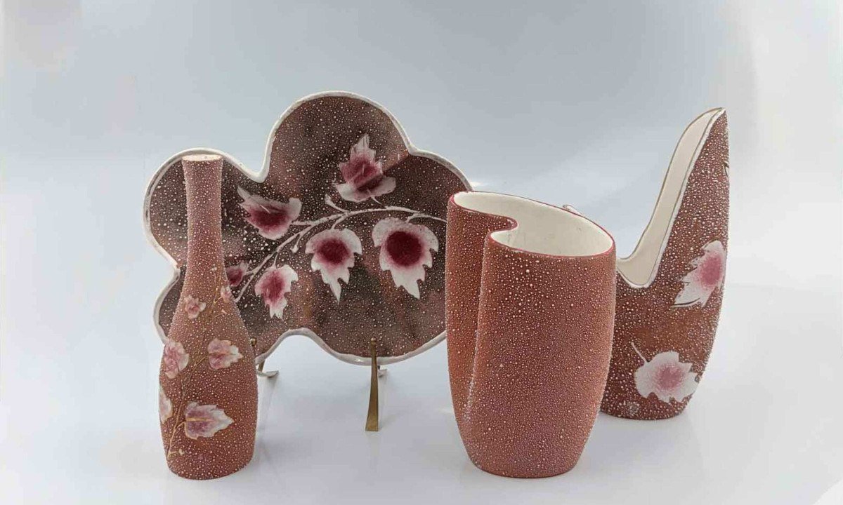 Conjunto Peças Cerâmica Pingo de Leite reúne quatro vasos em cerâmica  -  (crédito: Divulgação)
