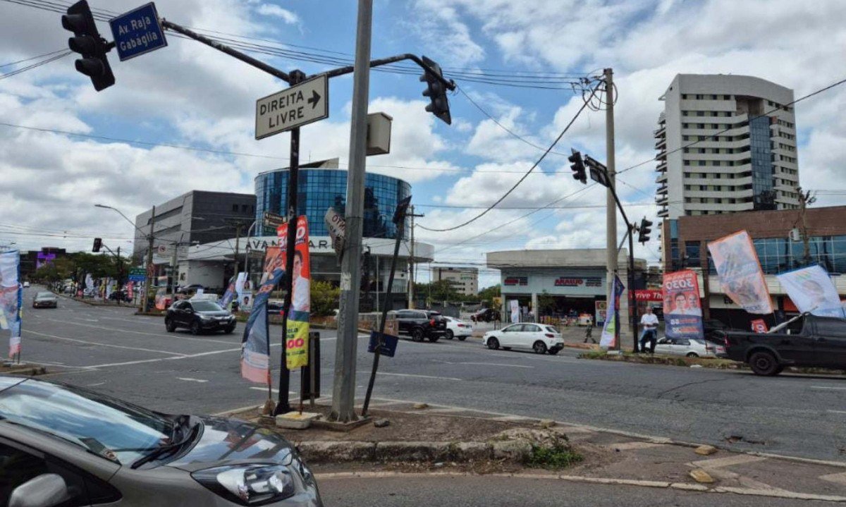 Cruzamento da Avenida Raja Gabaglia com a Rua José Rodrigues Pereira, onde aconteceu a batida nesta sexta-feira (25/9) - (crédito: Jair Amaral/EM/D.A. Press)