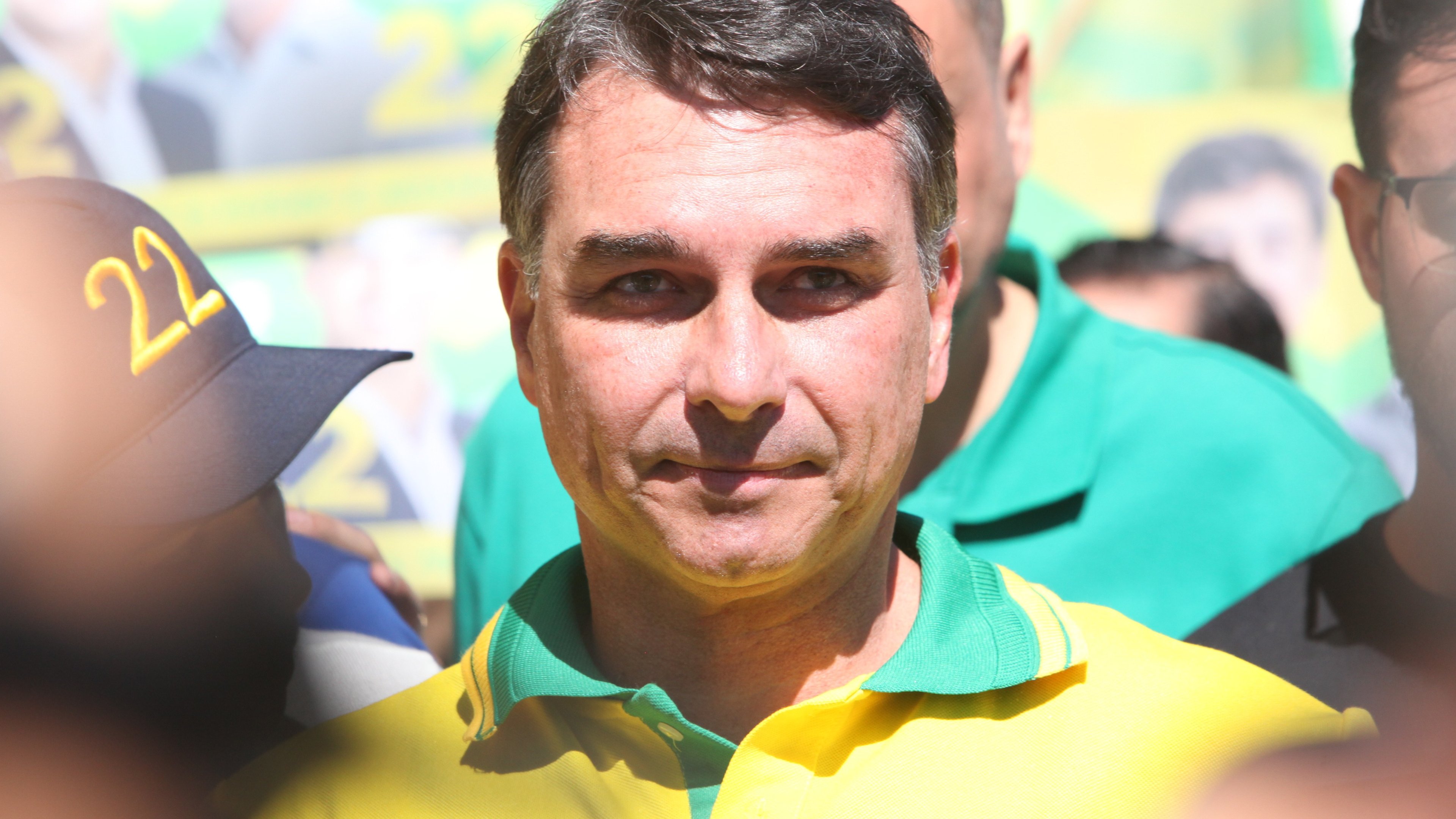 Fl&aacute;vio Bolsonaro nega movimento para retirar t&iacute;tulo de Nossa Senhora Aparecida e critica a dissemina&ccedil;&atilde;o de not&iacute;cias falsas -  (crédito: Edesio Ferreira/EM/D.A.Press)