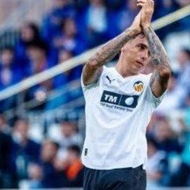 Ex-Atlético se aproxima de quatro meses sem clube após passagem por gigante espanhol