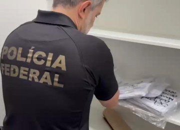 Os advogados usavam de processos da Justiça para desviarem os recursos públicos que seriam usados para compra de medicamentos  -  (crédito: PF / Divulgação)