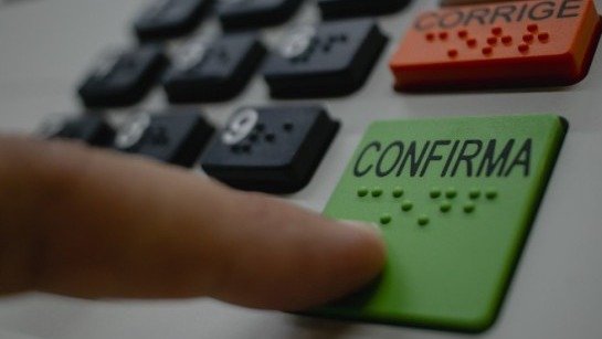 O momento da confirma&ccedil;&atilde;o do voto na urna eletr&ocirc;nica, essencial para a escolha dos candidatos nas elei&ccedil;&otilde;es de 2026. -  (crédito: Pixabay/Reprodu&ccedil;&atilde;o)