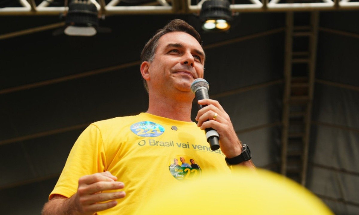 Aliados de Flávio já trabalham com listas para o primeiro escalão do governo - (crédito: Foto: Charles Vieira/Campanha Flávio Bolsonaro)