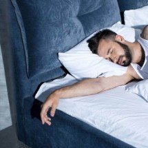 Por que algumas pessoas falam enquanto dormem: o mecanismo biológico por trás do fenômeno que faz o cérebro emitir sons sem que a pessoa perceba - Tupi