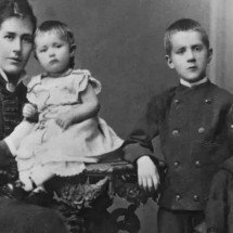 'Entre as raças' narra a vida da mãe brasileira da família Mann