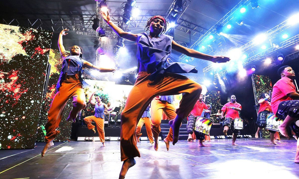 Escola de arte forma novos artistas nas áreas de percussão, ballet, jazz e danças urbanas - (crédito: Consuelo Abreu/Divulgação)
