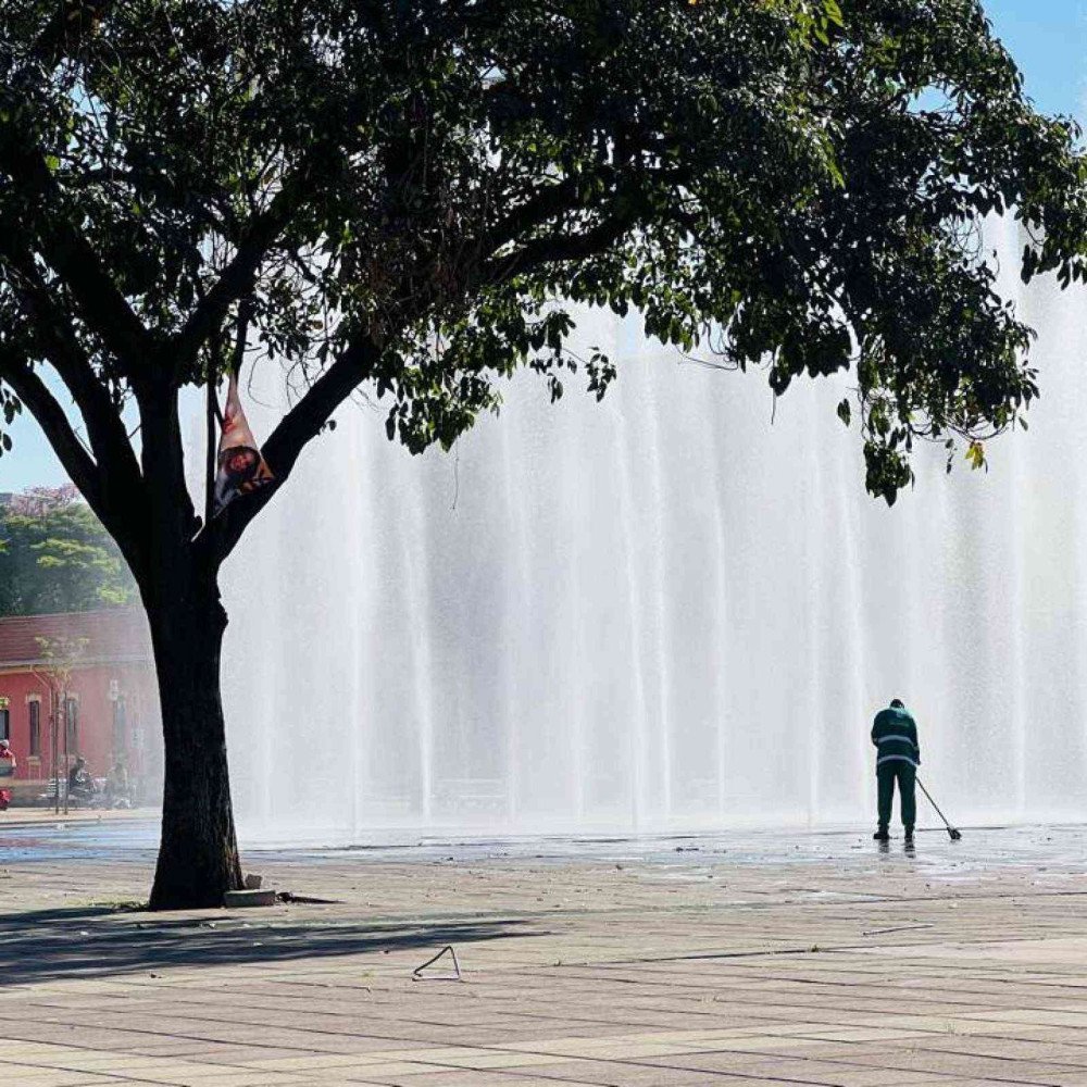 Calor ganha força no fim de setembro e alerta triplica em Minas