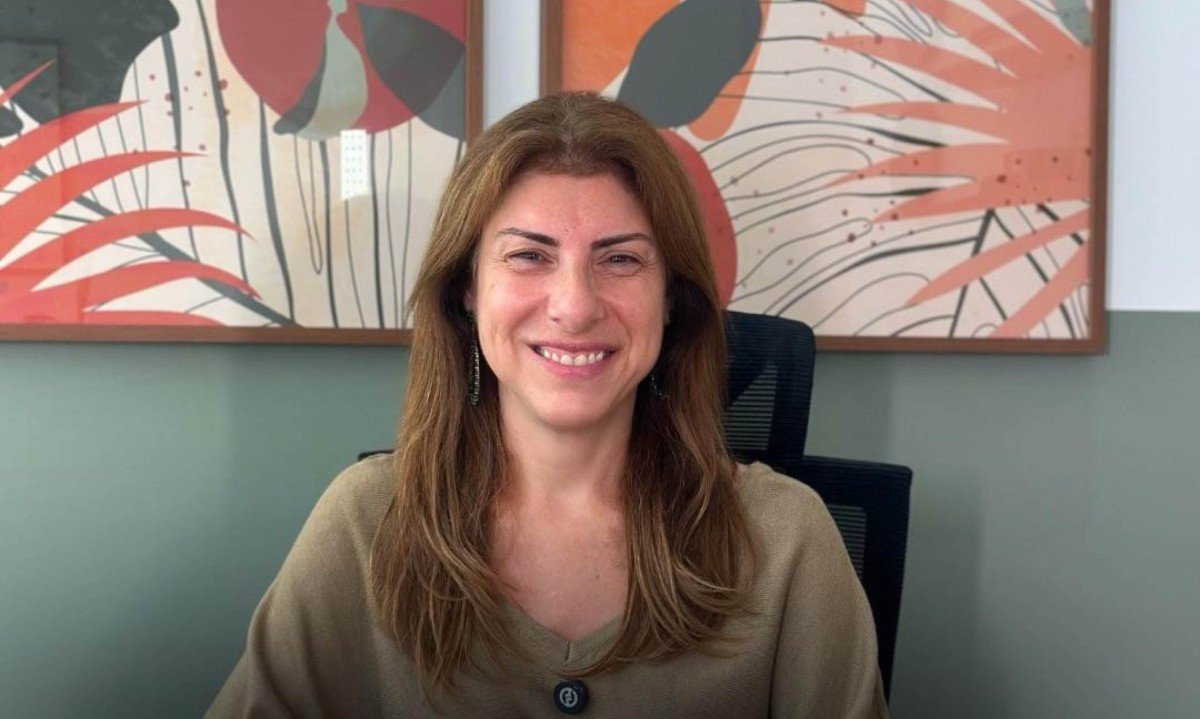 Ao revisitar sua história, Sara procura entender o que havia por trás da necessidade de controlar o próprio corpo - (crédito: Instagram/reprodução)