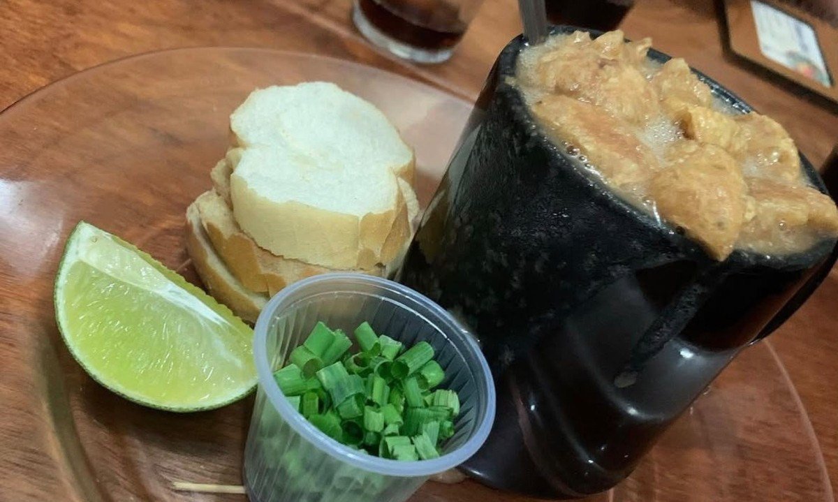 Um dos endereços gastronômicos mais frequentados pelo candidato Cleitinho Azevedo é o Megatherio, em Divinópolis, onde vai tomar caldo de feijão Um dos endereços gastronômicos mais frequentados pelo candidato Cleitinho Azevedo é o Megatherio, em Divinópolis, onde vai tomar caldo de feijão