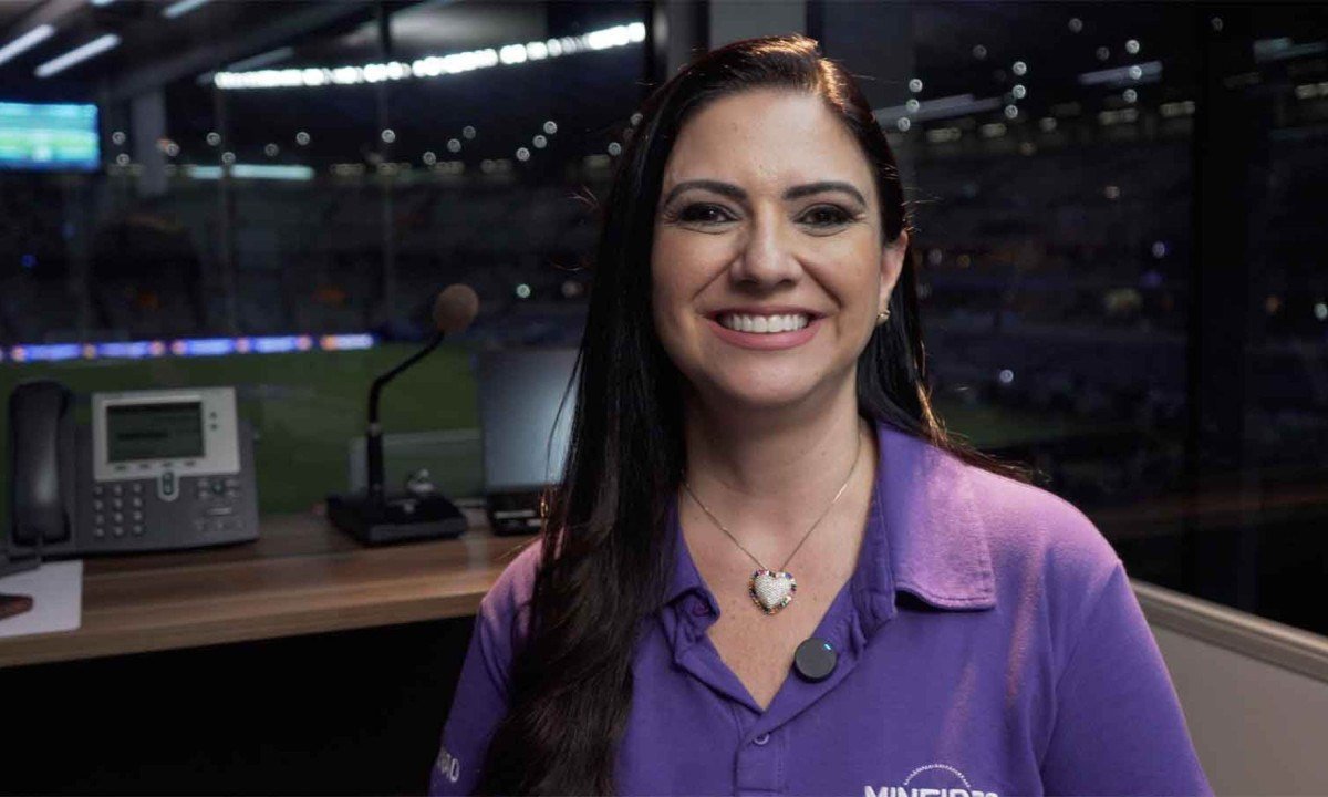 A locutora Pollyanna Andrade, "a voz" do Mineirão, é uma das 12 personagens do filme; sua irmã, Isabel de Andrade, responsável pelos avisos sonoros na Arena MRV, também é retratada - (crédito: Divulgação)